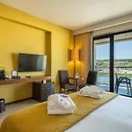 Gale Hotel